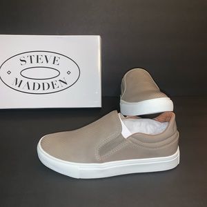Steve Madden Essa Slip-on